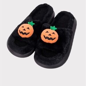 Halloween Pumpkin Fuzzy Slippers size 10-11